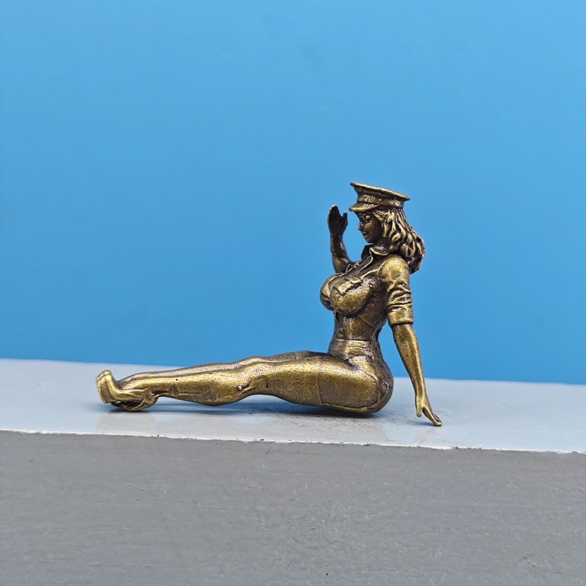 Vintage Collectible Cars - Figurine miniature de fille en laiton