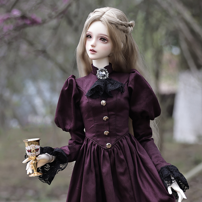 Elina-Robe violette aristocrat - Vintage Cartoon Collectible avis et prix